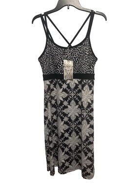 Prana Kaley dress. Size XL. NWT!!! Black and white floral abstract print.